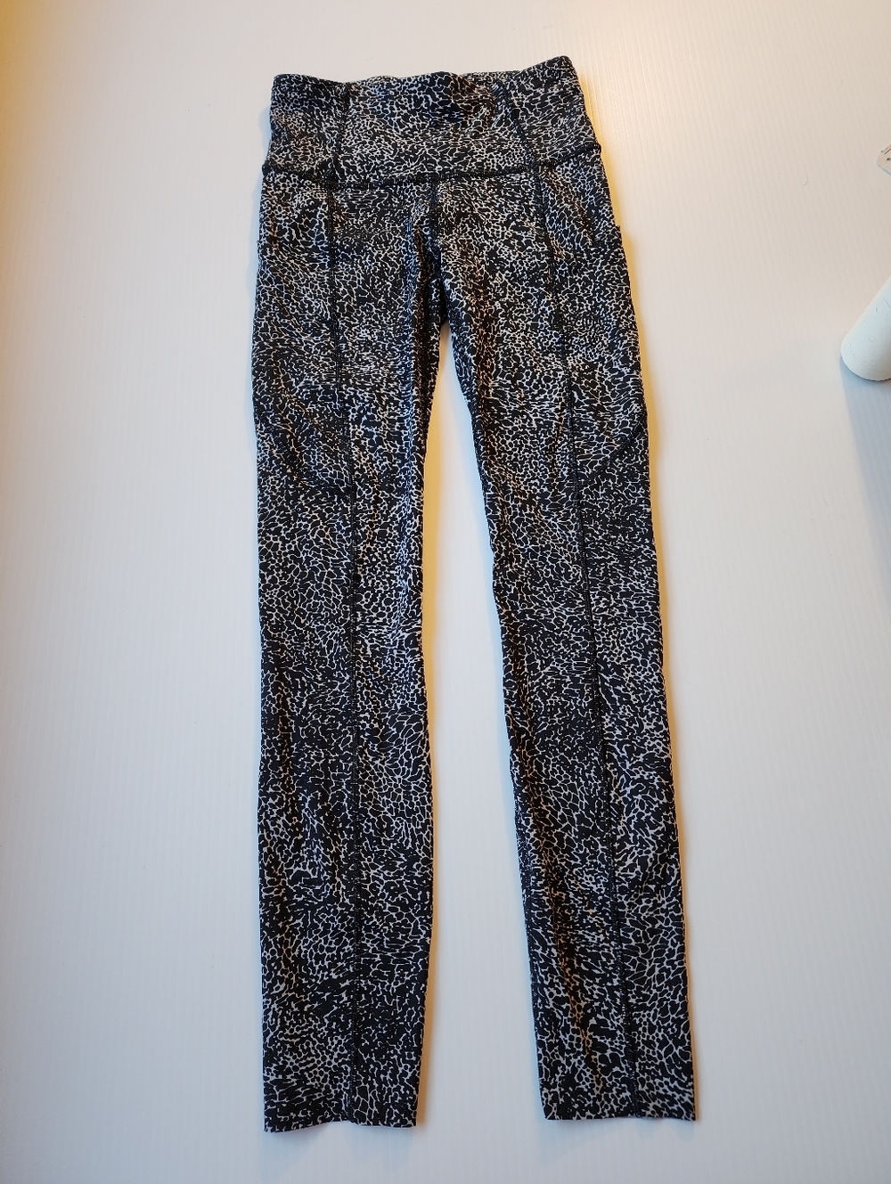 Lululemon Fast and Free Tight II  - Polar Shift Ice Grey Black Sz 2 NWOT